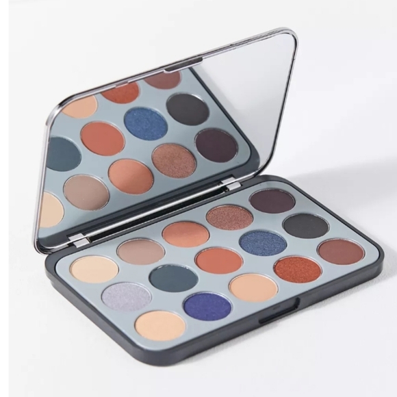 New BH Cosmetics Glam Reflection SMOKE Shadow Palette - Picture 1 of 7
